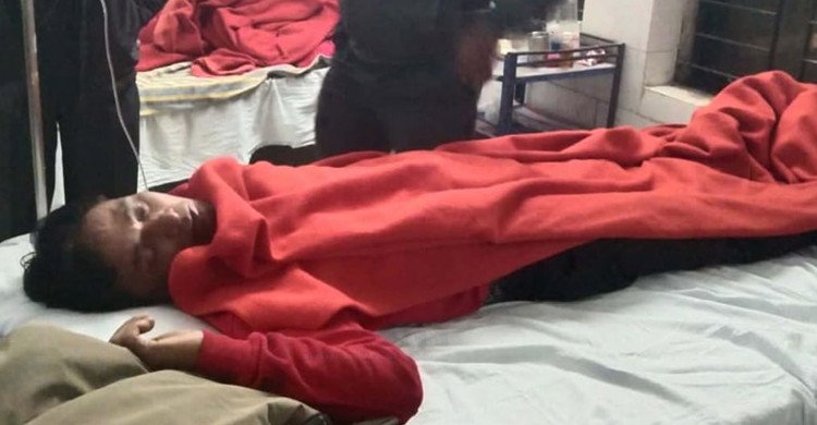সার সংকটকে কেন্দ্র করে রাণীশংকৈলে কৃষি কর্মকর্তাকে মারধর, ভাঙল দাঁত